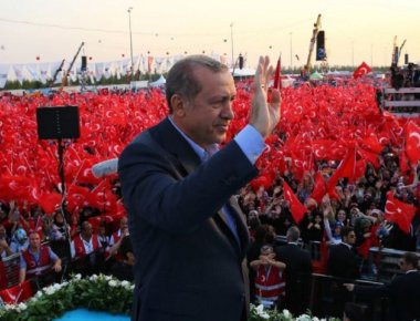 Νέο παραλήρημα Ρ.Τ.Ερντογάν: «Δεν θα πνίξω στη θάλασσα όλους όσους ψηφίσουν 